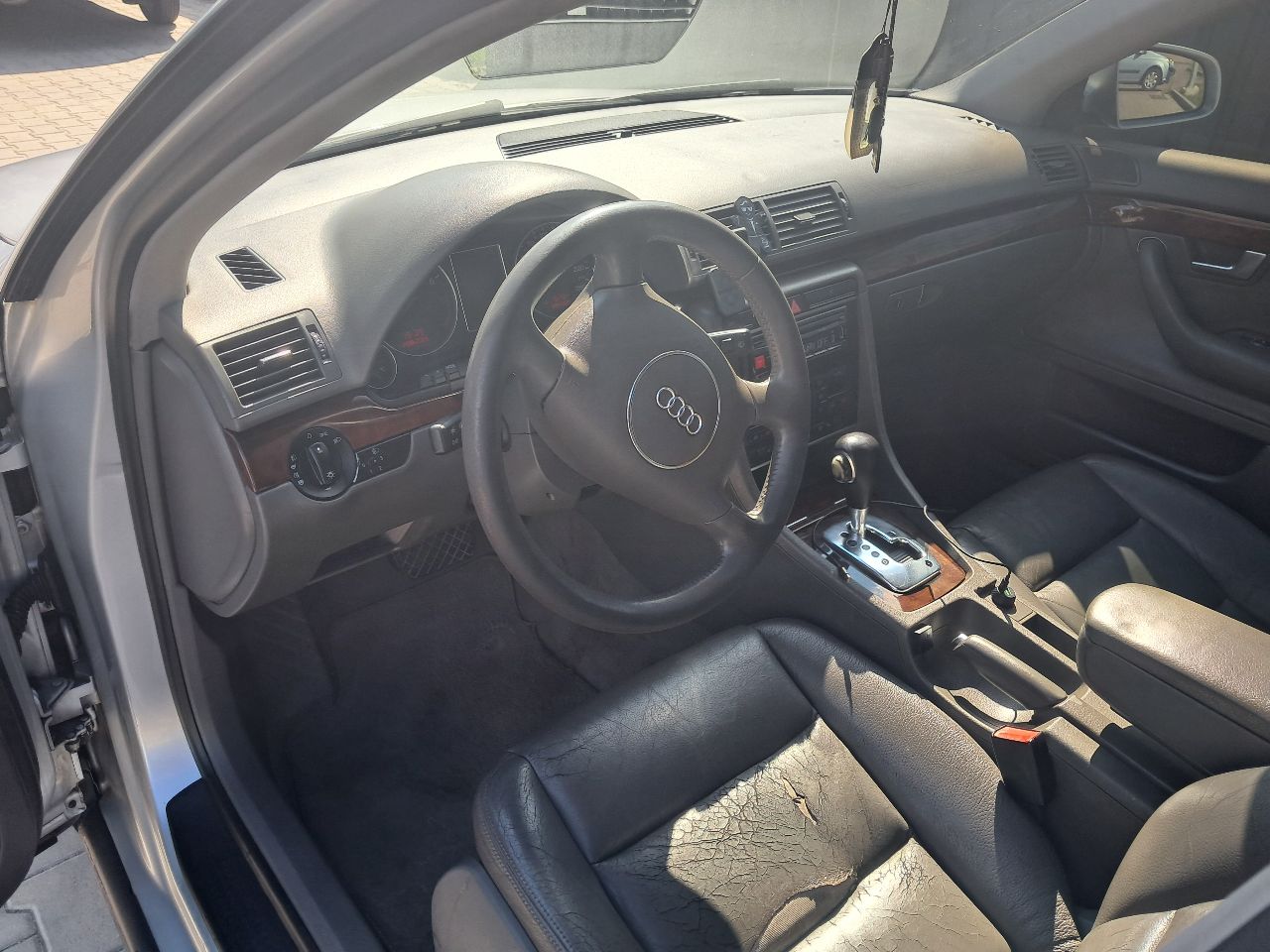 Audi A4 - фото 10