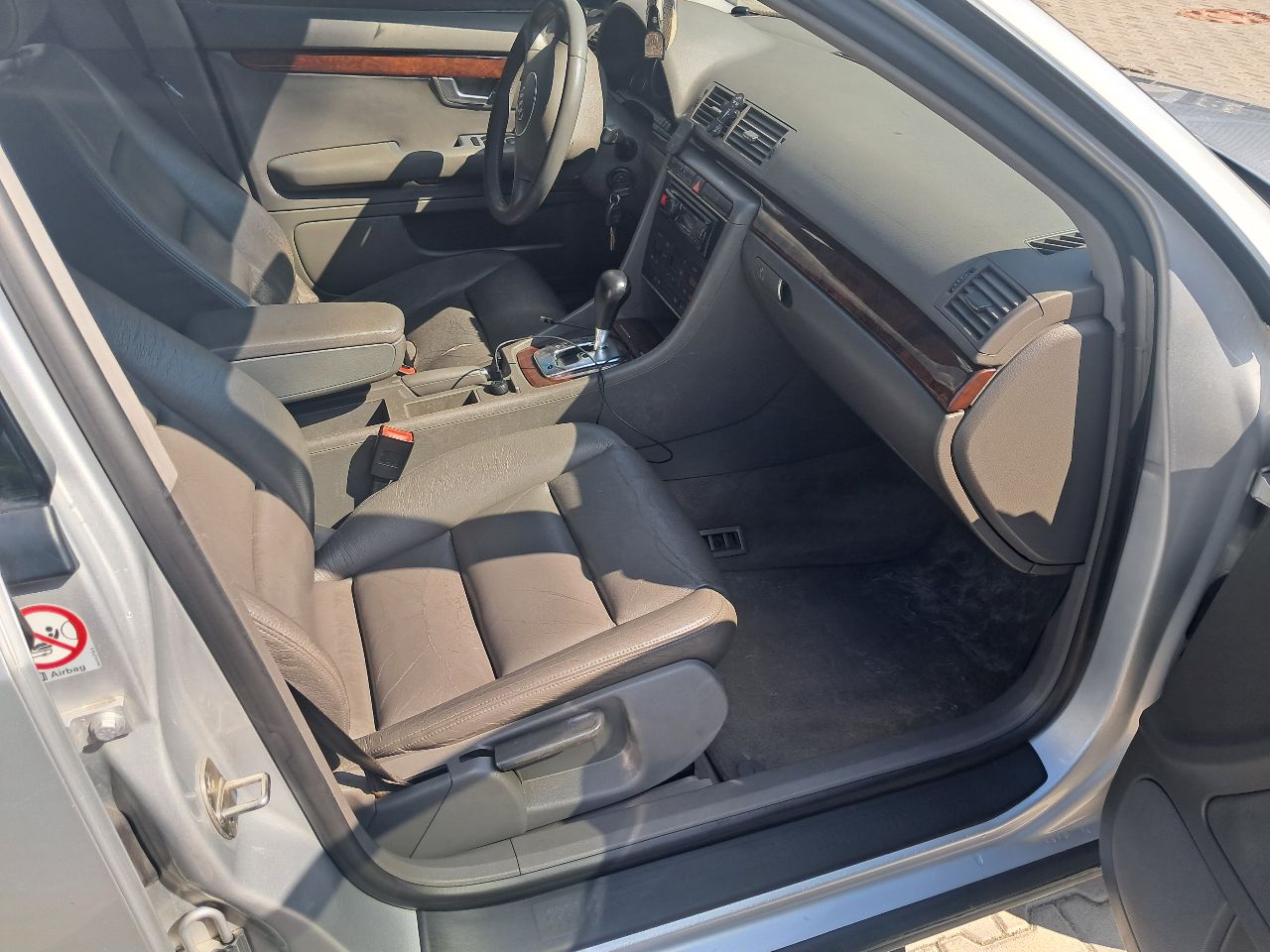 Audi A4 - фото 11