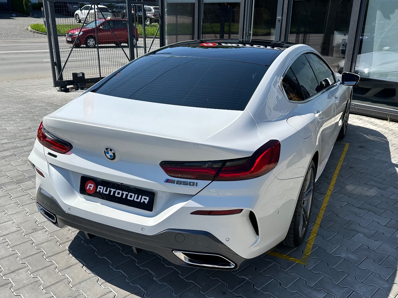 BMW 8 серії - фото 13