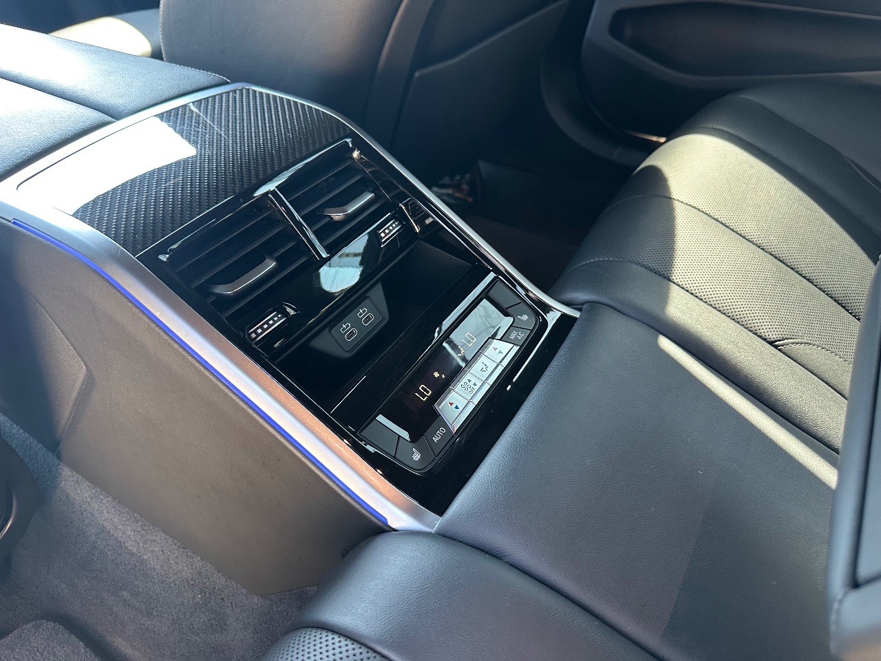 BMW 8 серії - фото 10