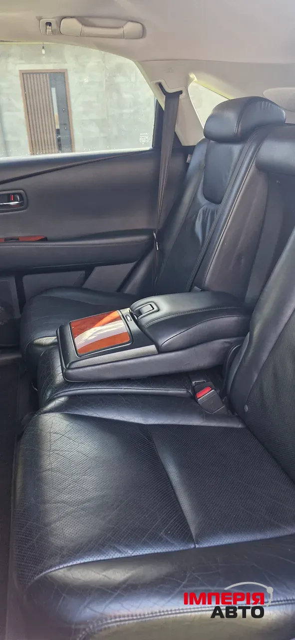 Lexus RX - фото 12