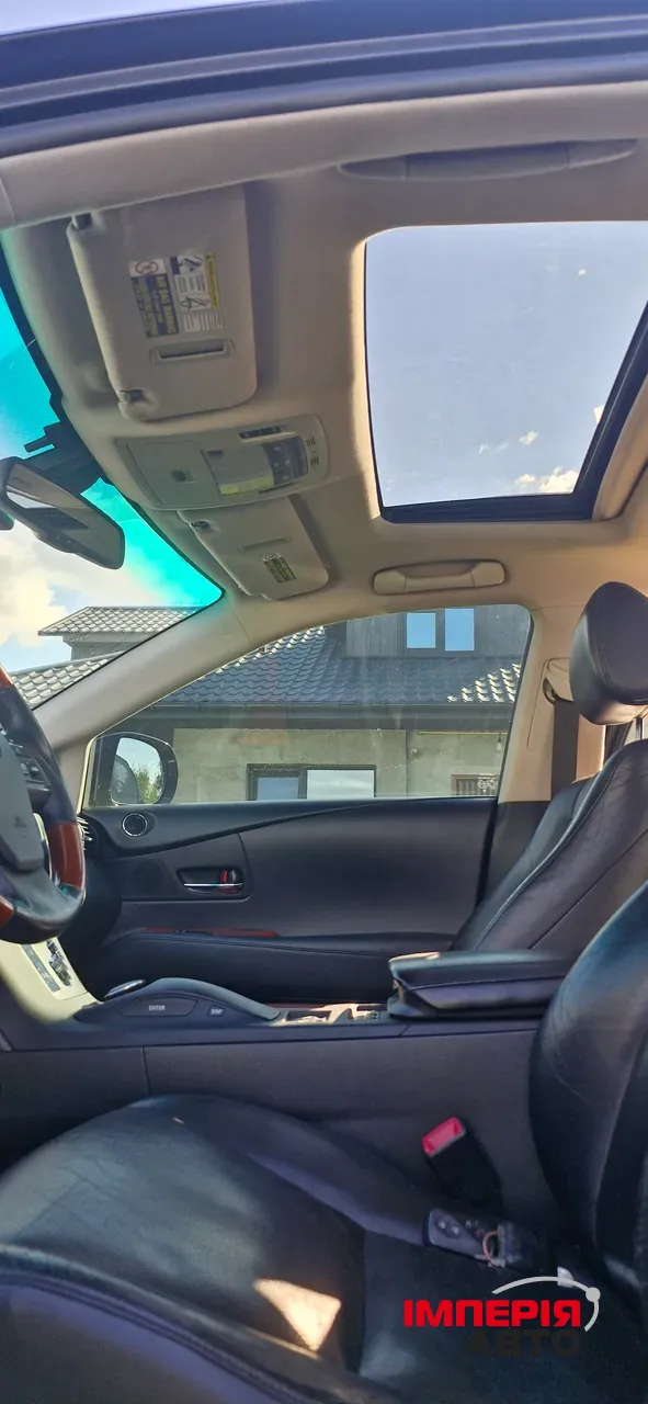 Lexus RX - фото 8