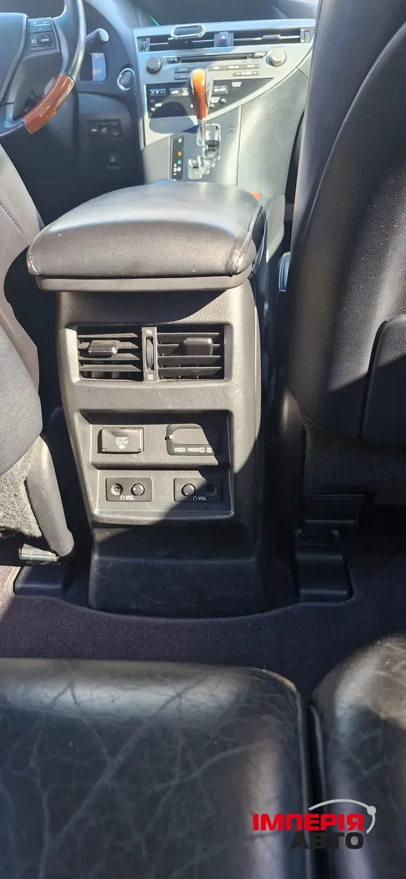 Lexus RX - фото 13