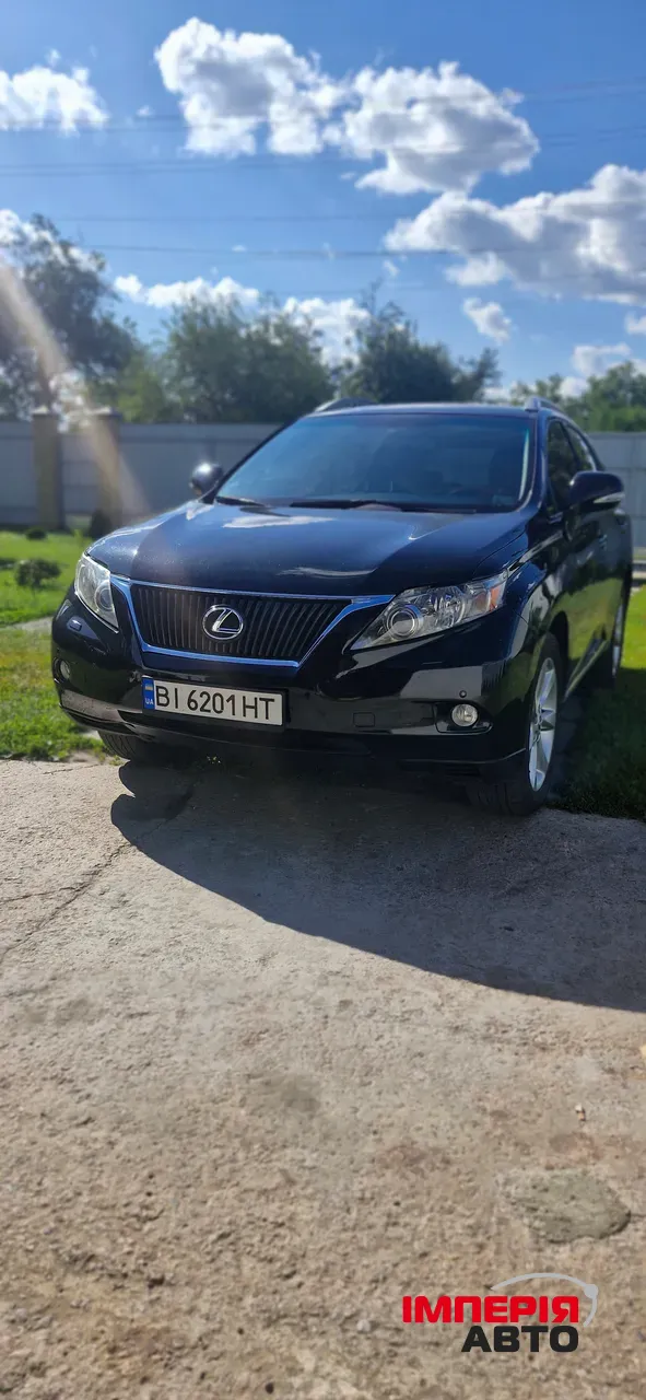 Lexus RX - фото 1