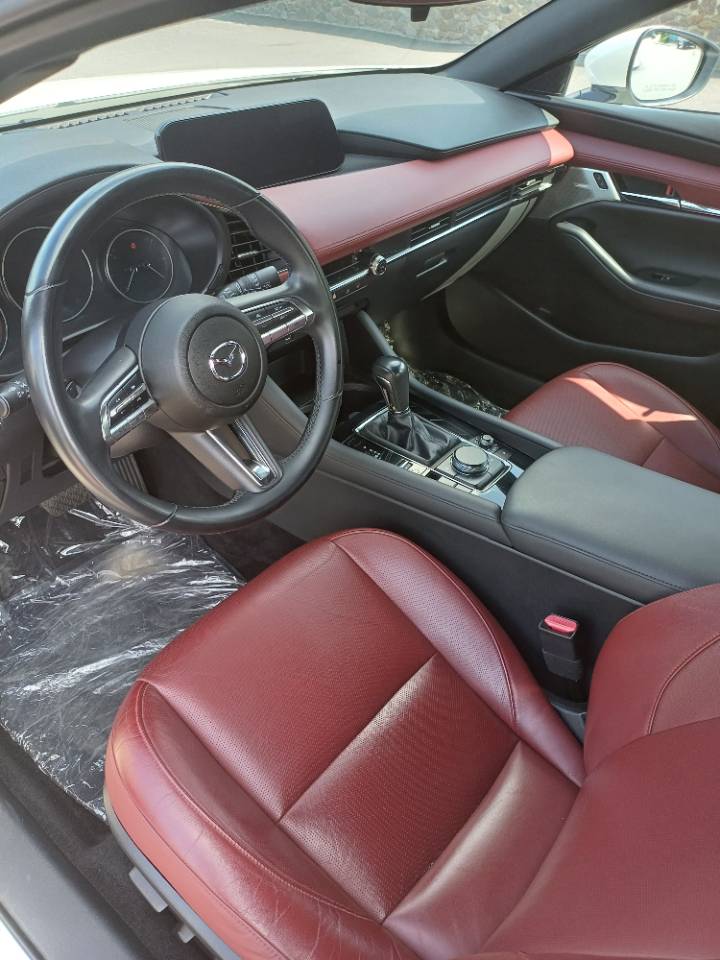 Mazda 3 - фото 8