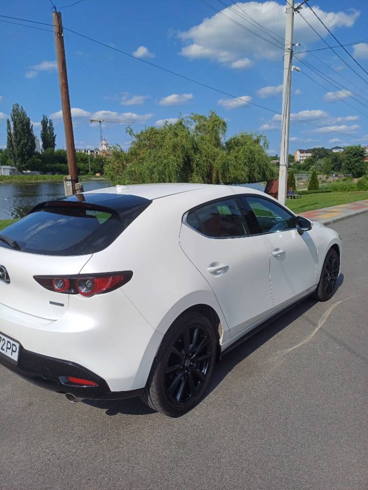 Mazda 3 - фото 3