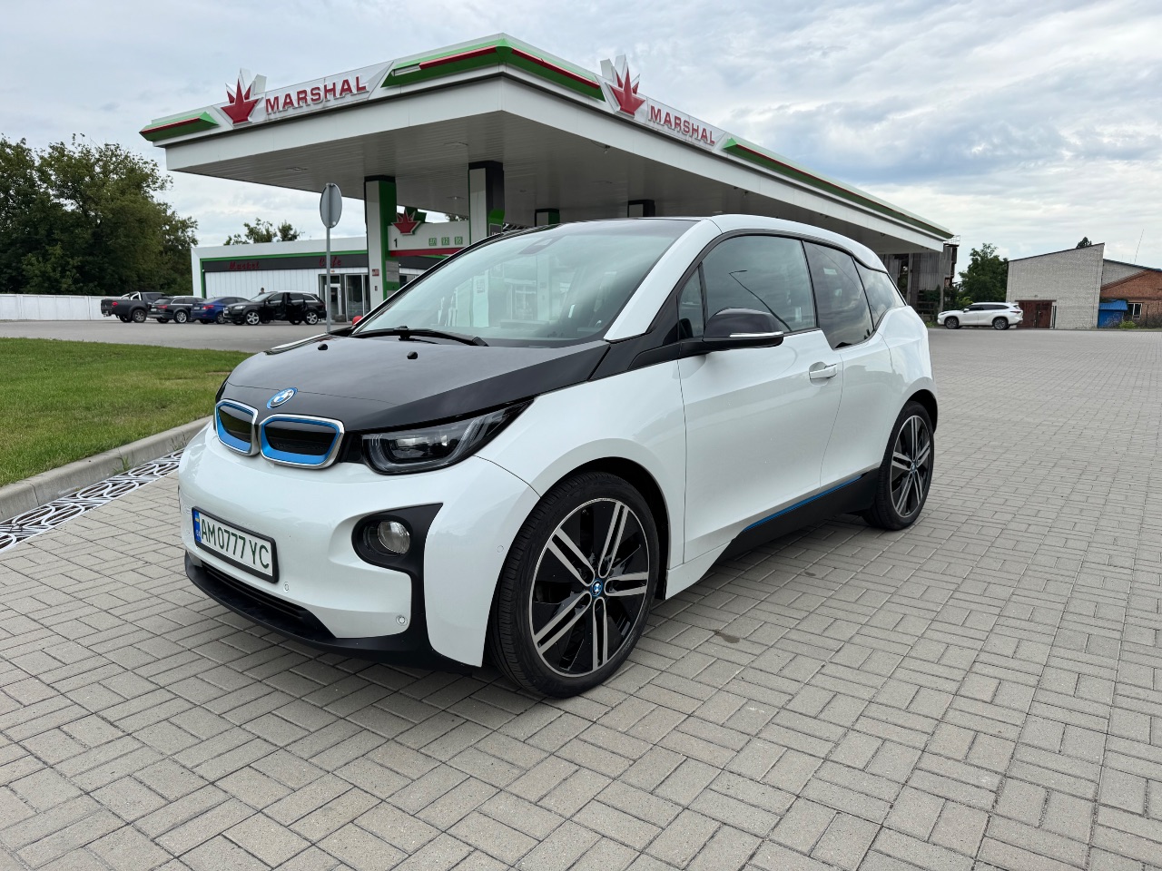 BMW i3 - фото 1