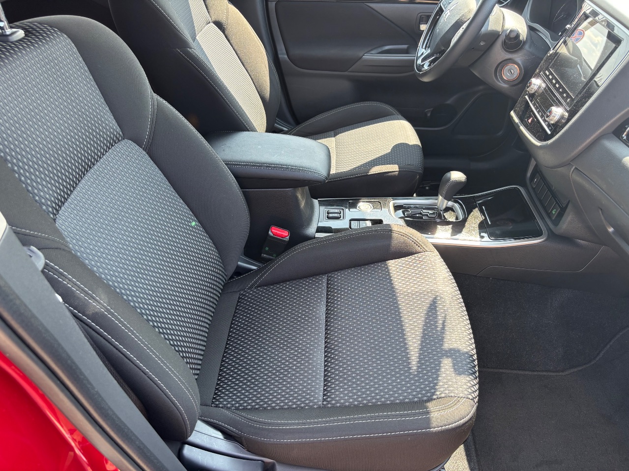 Mitsubishi Outlander - фото 14