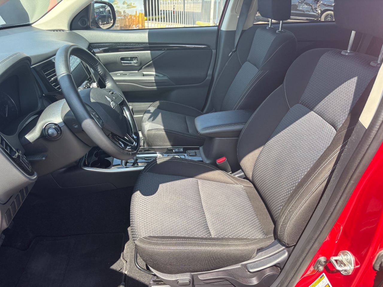 Mitsubishi Outlander - фото 8