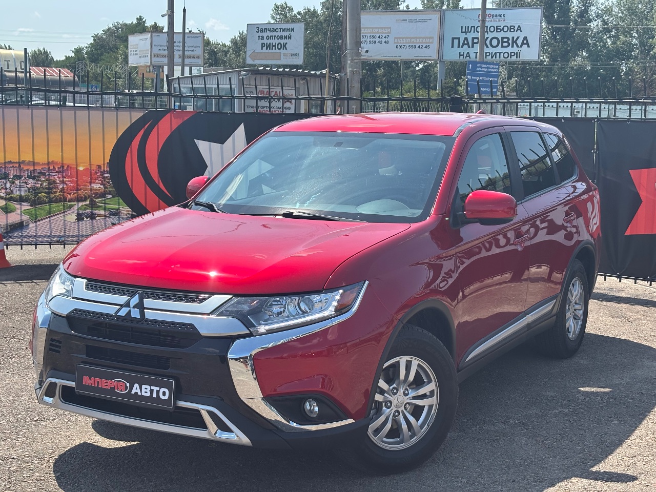 Mitsubishi Outlander - фото 1