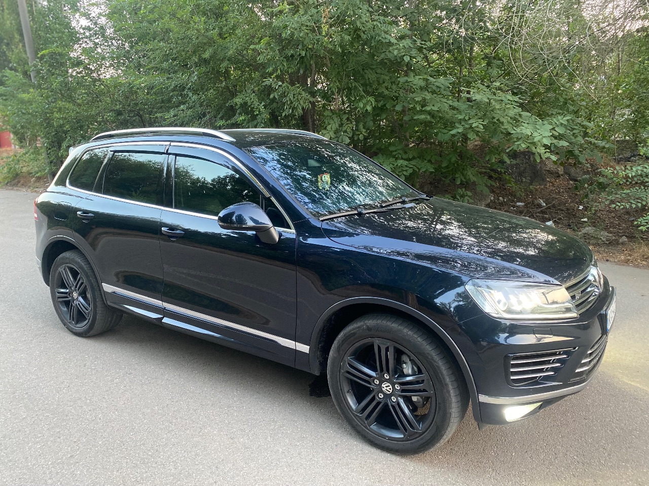 Volkswagen Touareg - фото 1
