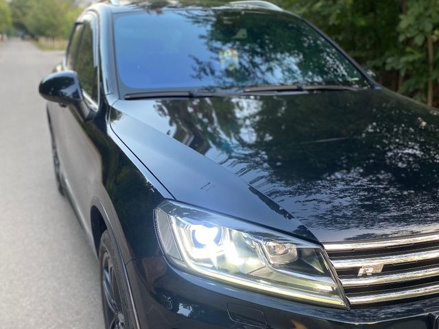 Volkswagen Touareg - фото 4