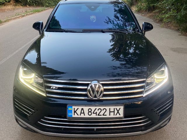 Volkswagen Touareg - фото 2