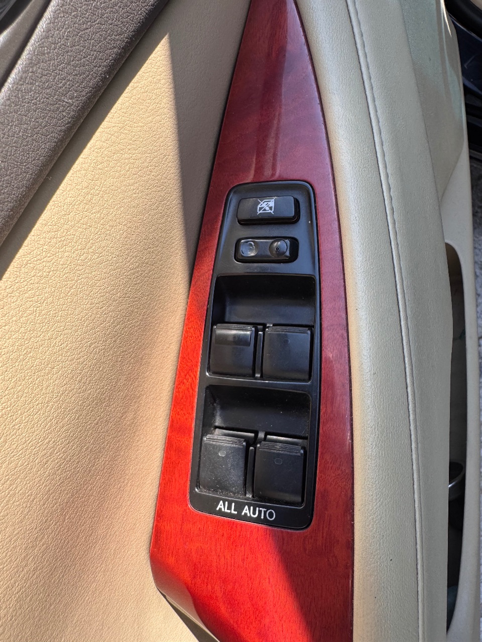 Lexus ES - фото 14