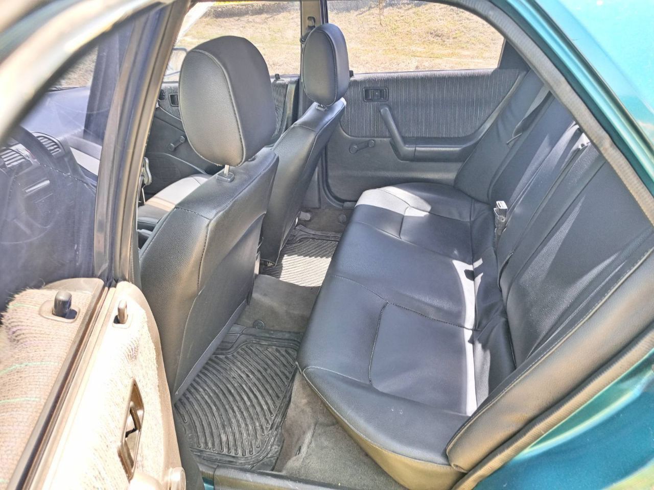 Mazda 323 - фото 7