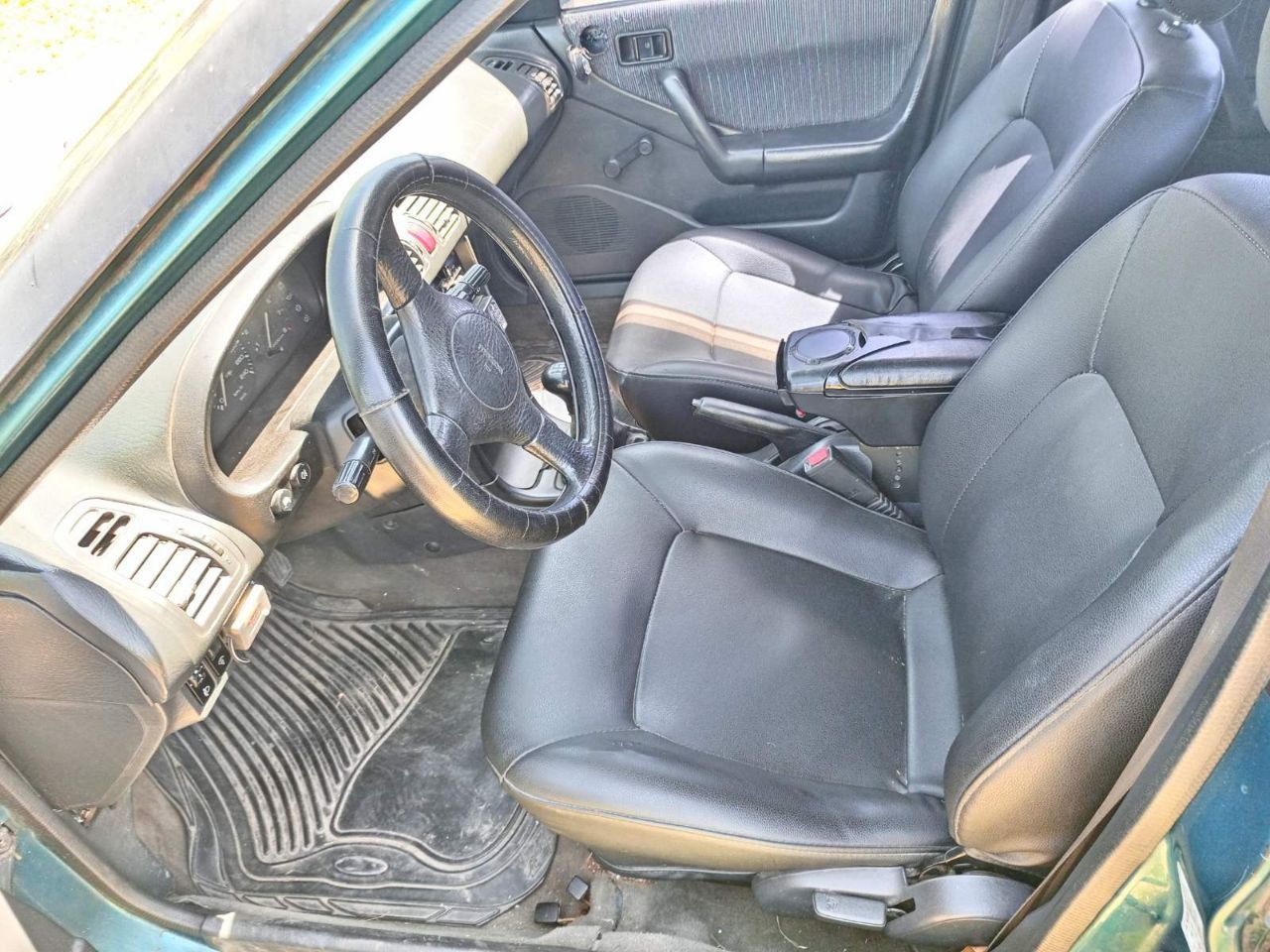 Mazda 323 - фото 6