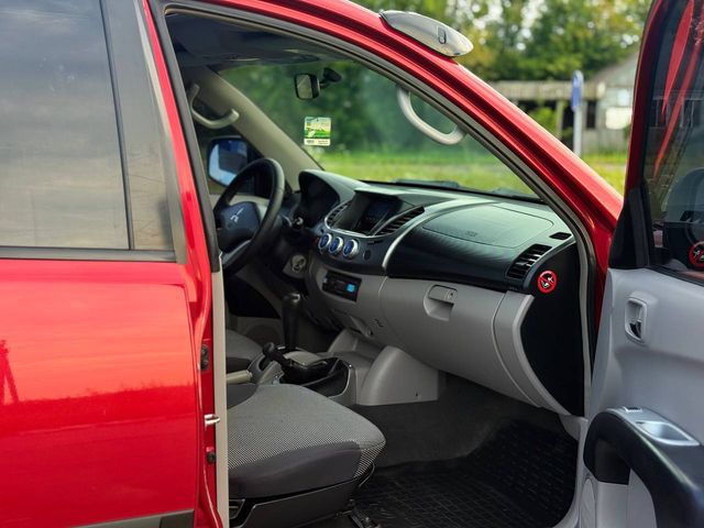 Mitsubishi L200 - зображення 4