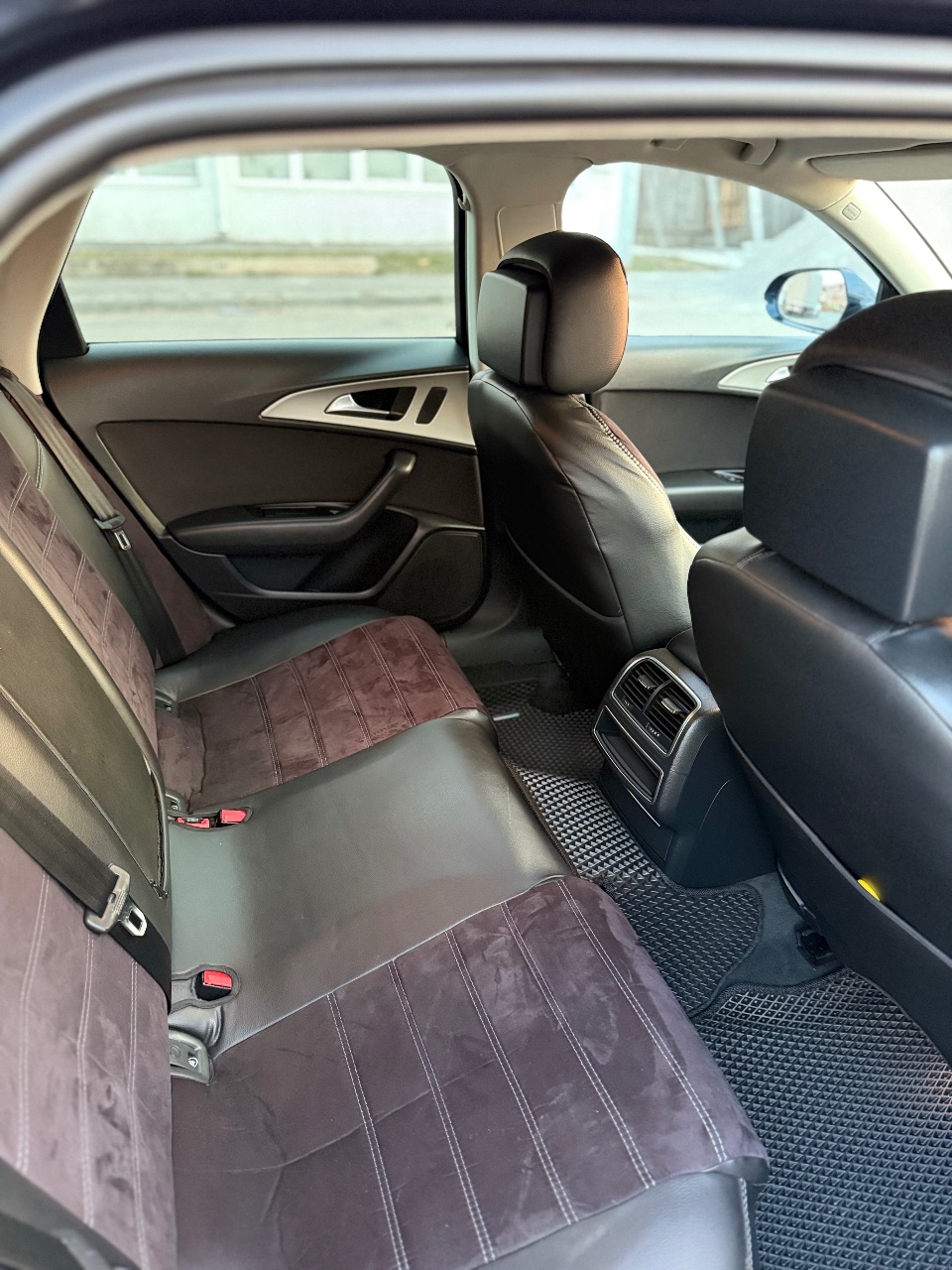 Audi A6 - фото 9