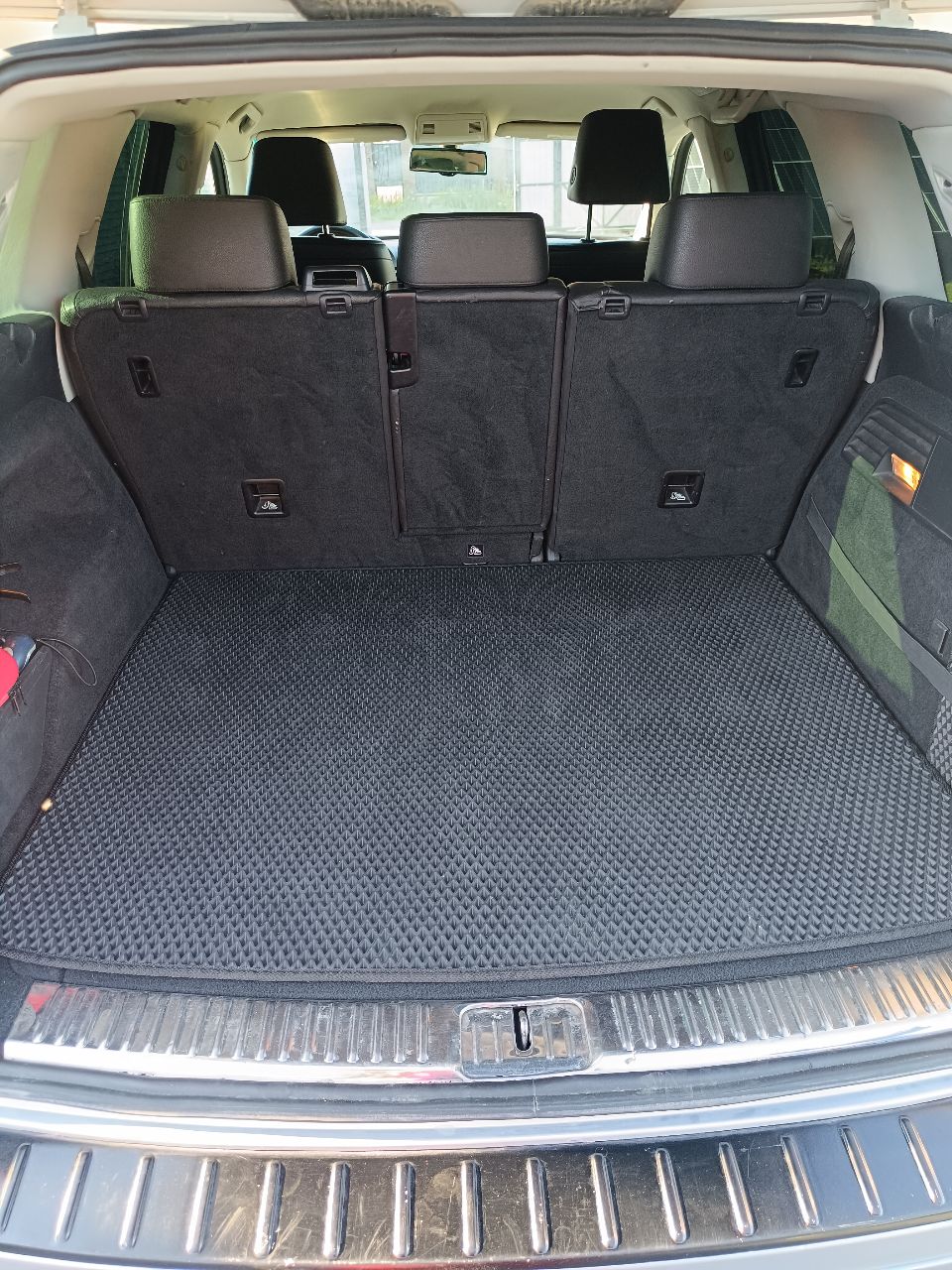 Volkswagen Touareg - фото 3