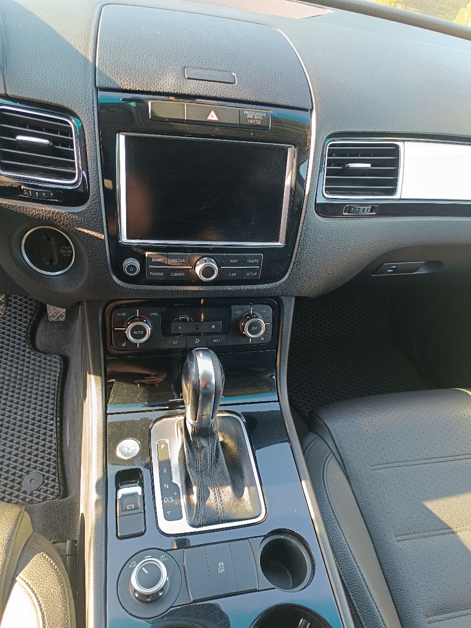 Volkswagen Touareg - фото 4