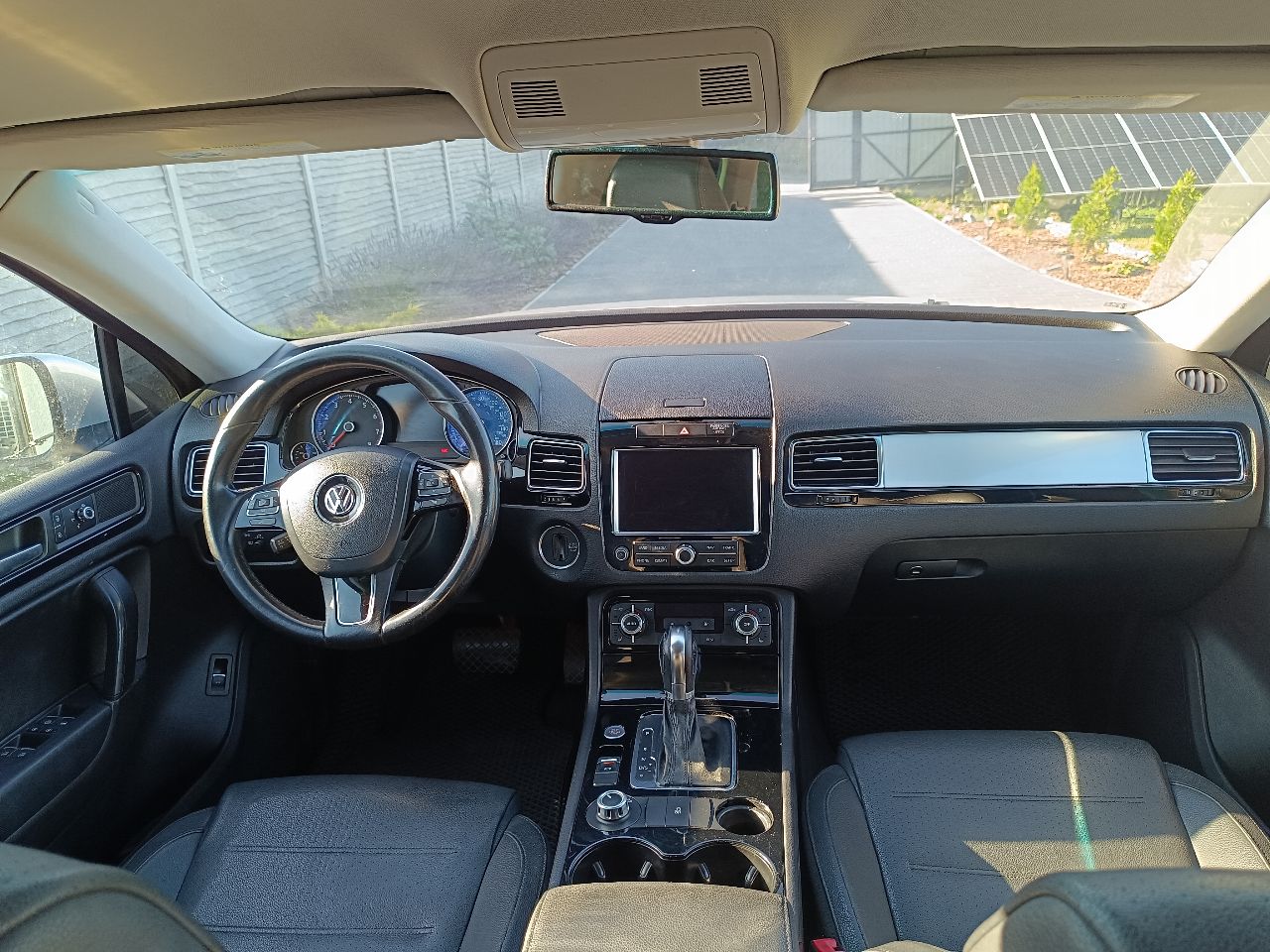 Volkswagen Touareg - фото 5