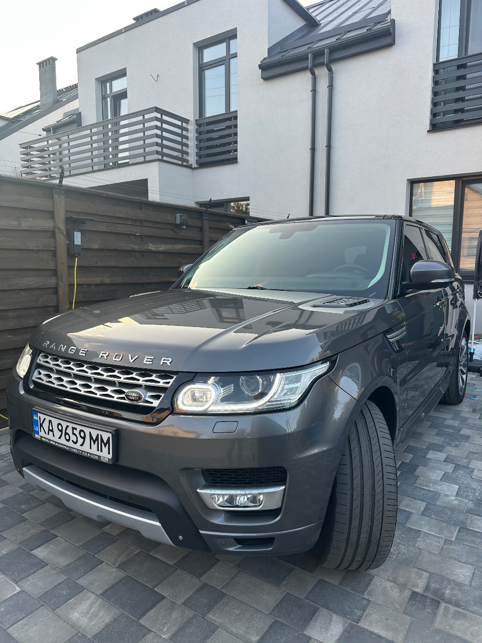 Land Rover Range Rover Sport - фото 1