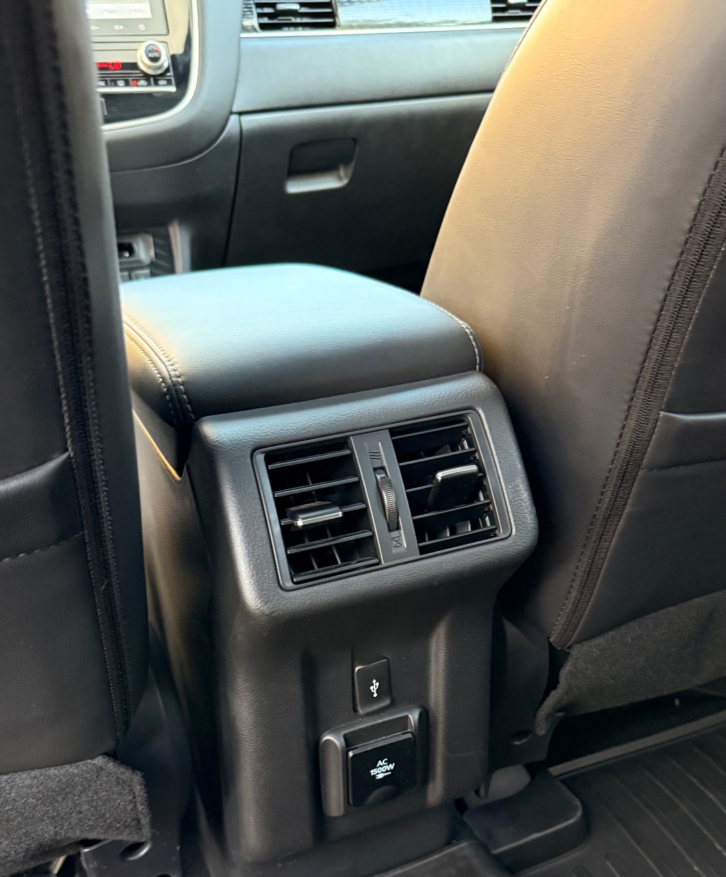 Mitsubishi Outlander - фото 23