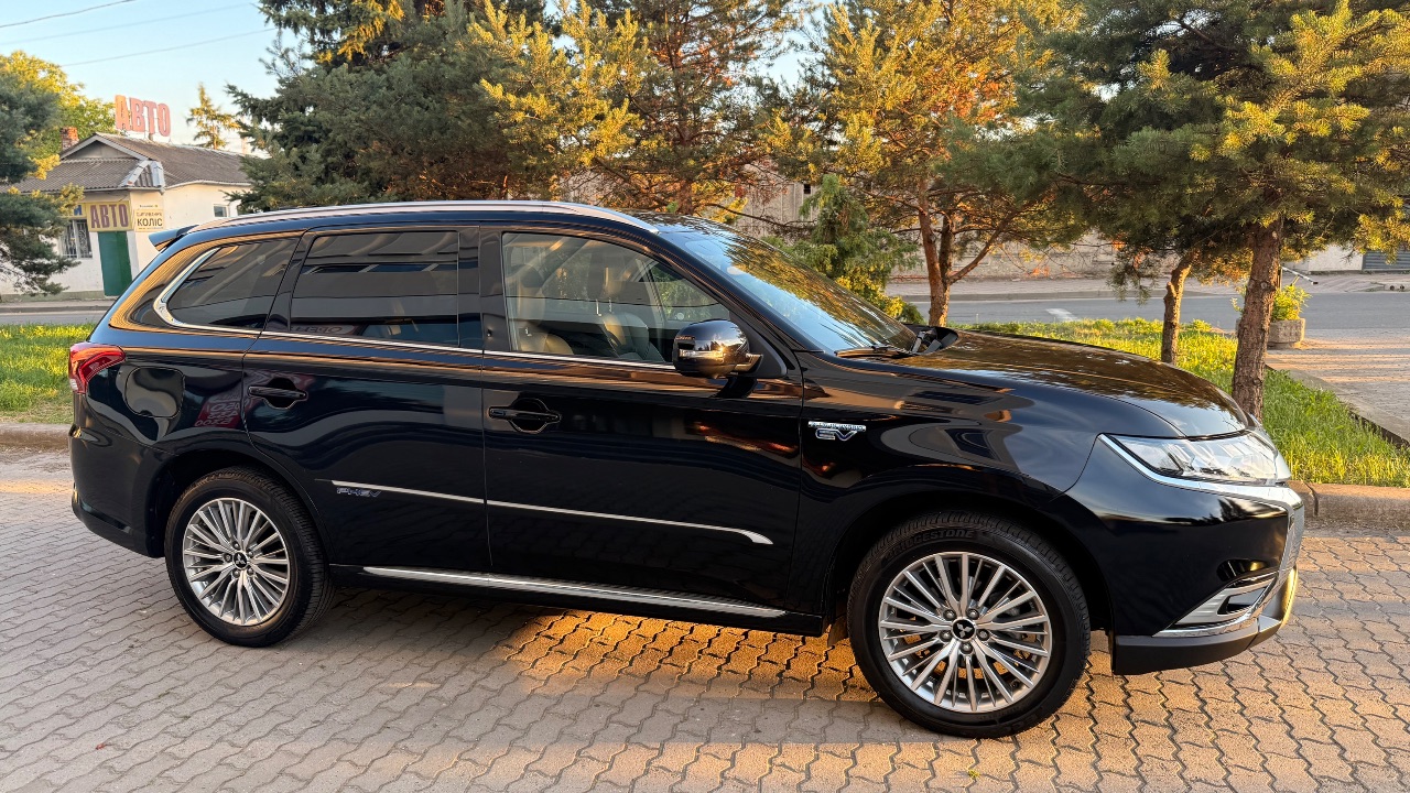 Mitsubishi Outlander - фото 37