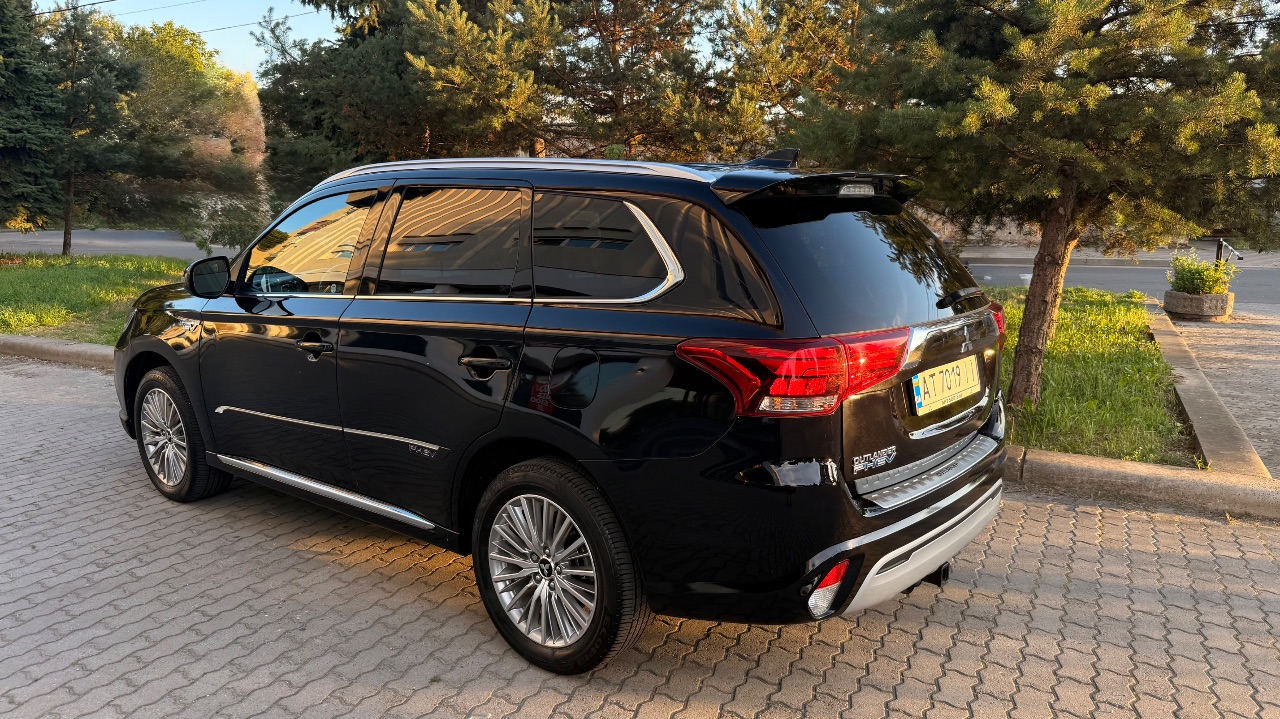 Mitsubishi Outlander - фото 32