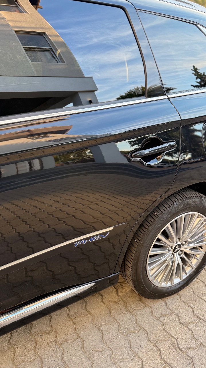 Mitsubishi Outlander - фото 4