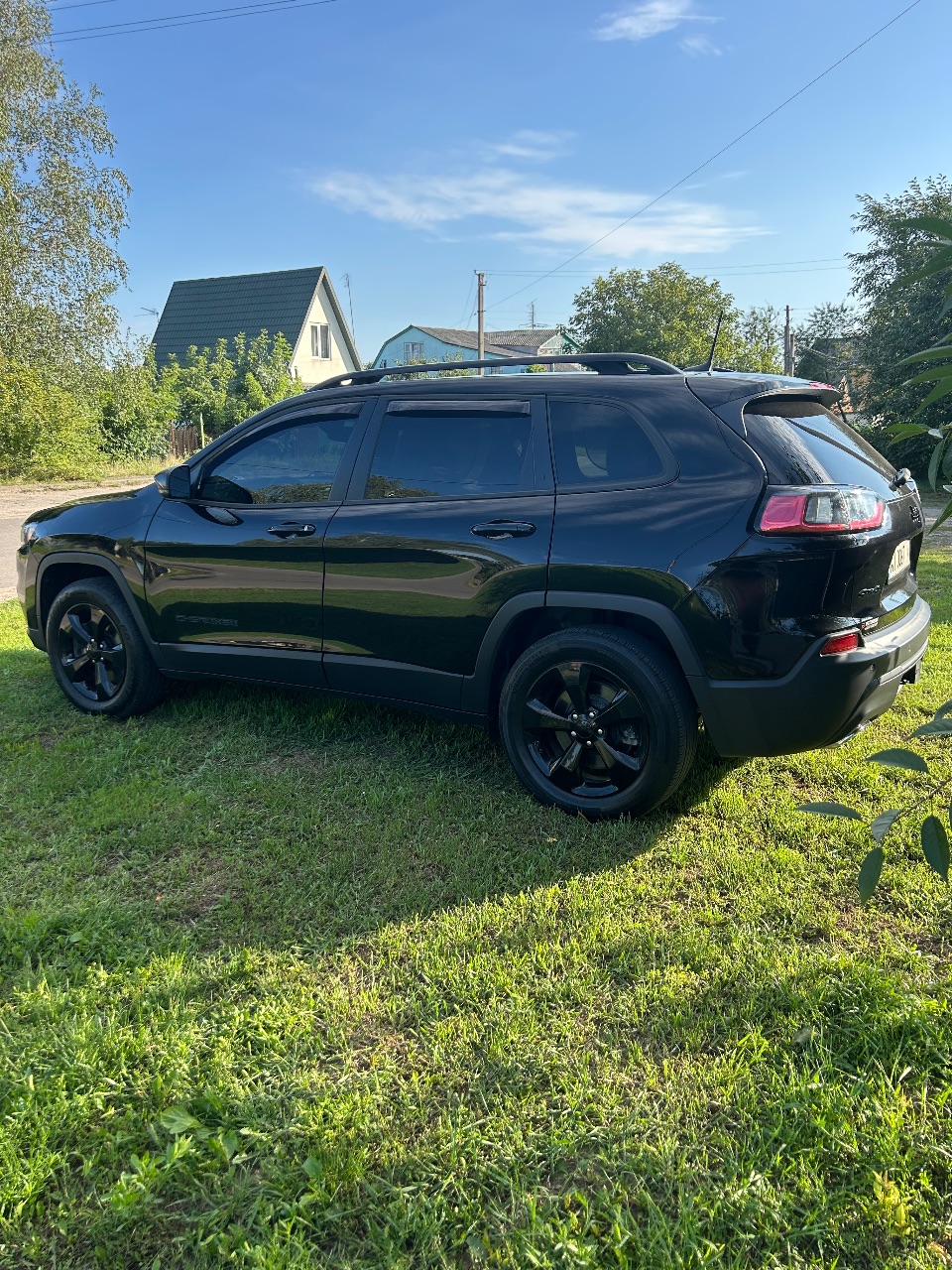 Jeep Cherokee - фото 3