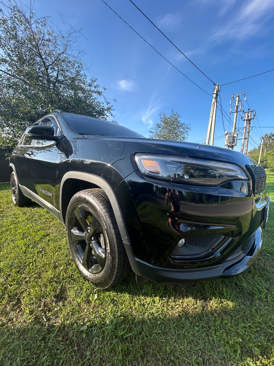 Jeep Cherokee - фото 1