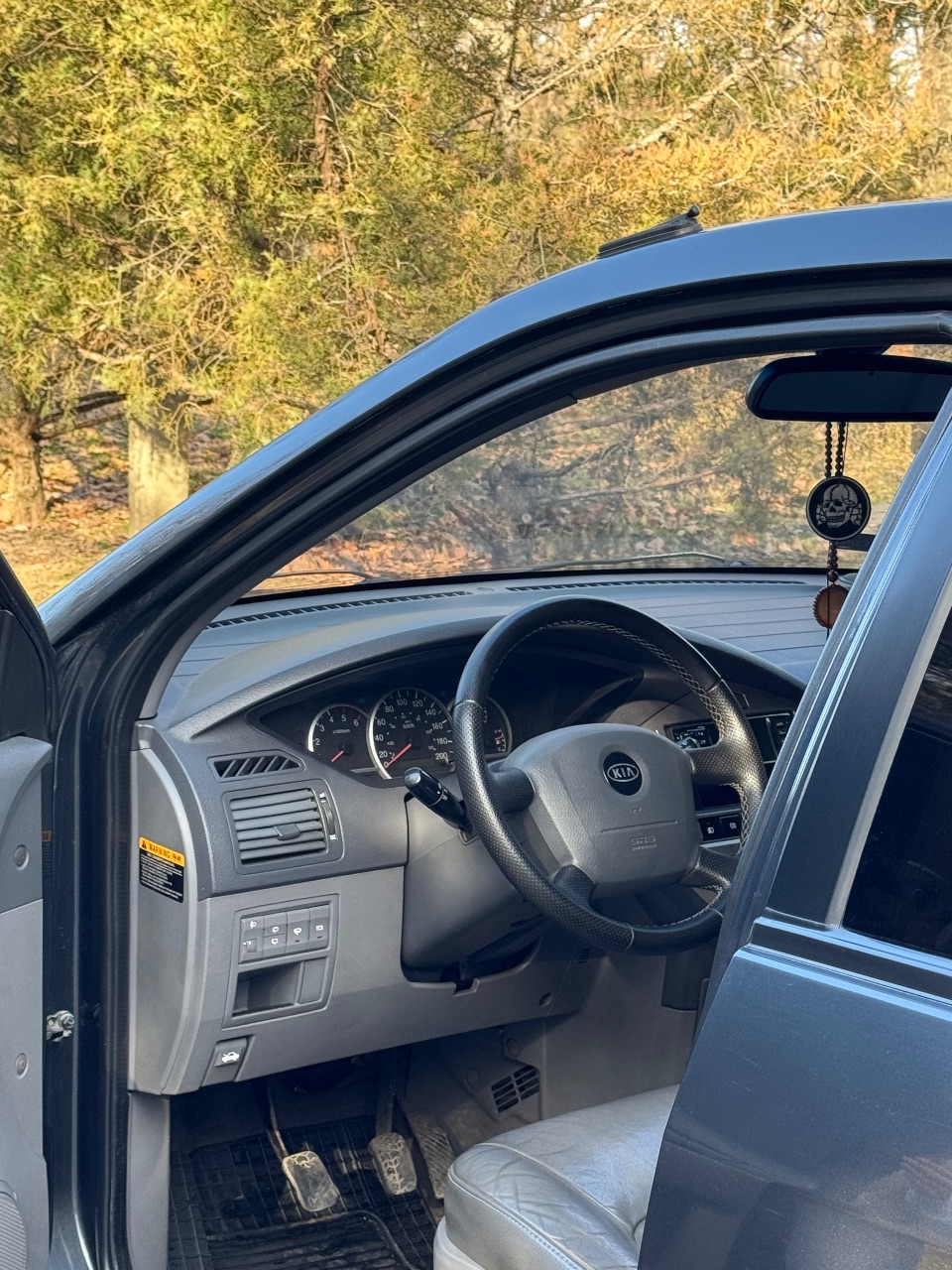 Kia Carens - фото 6