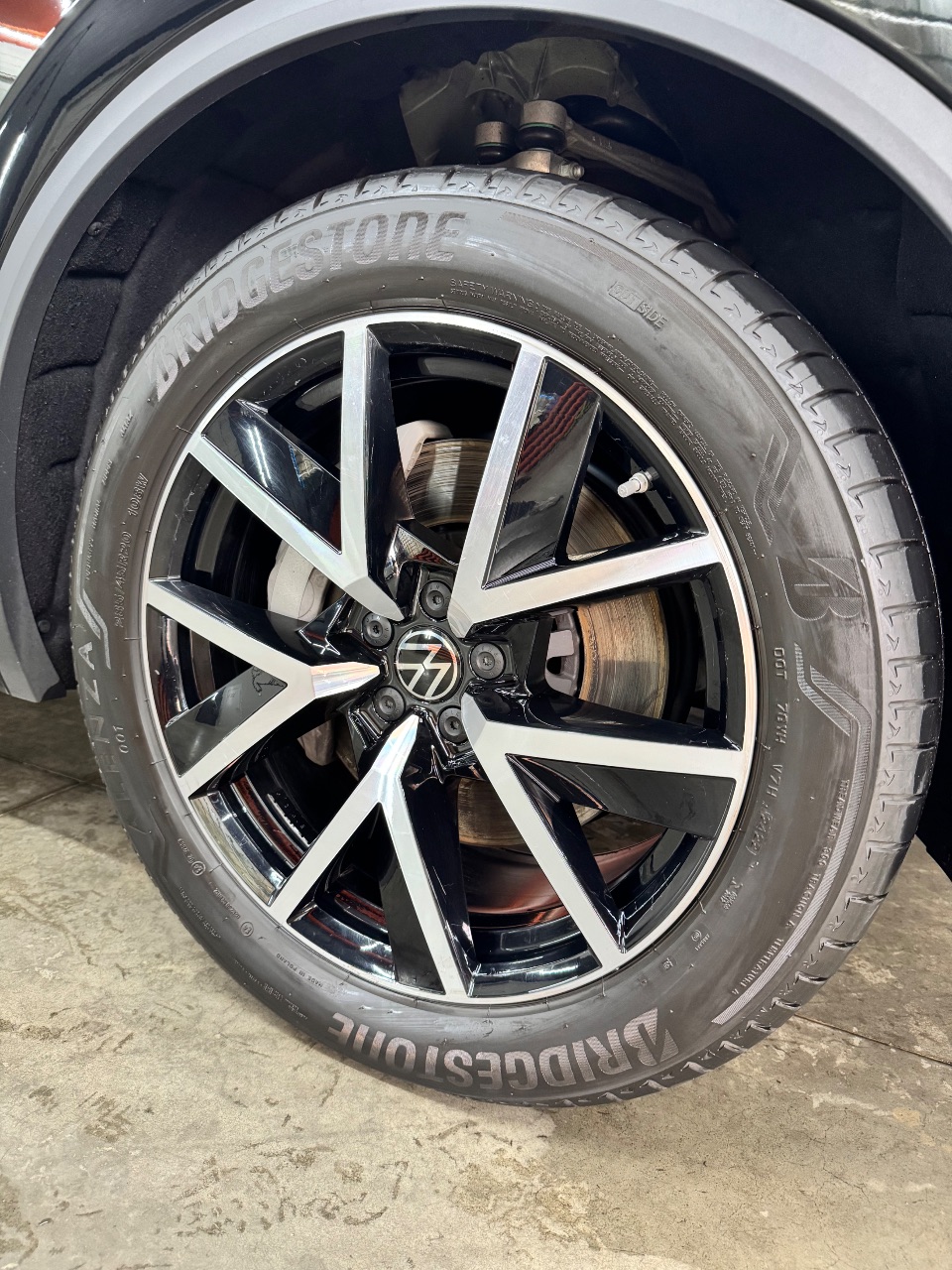 Volkswagen Touareg - фото 6