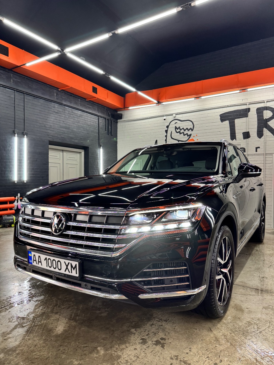 Volkswagen Touareg - фото 2