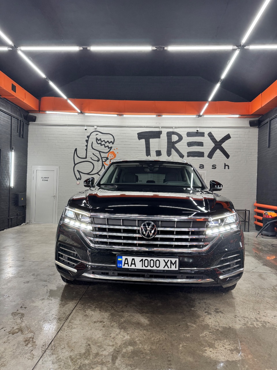 Volkswagen Touareg - фото 8