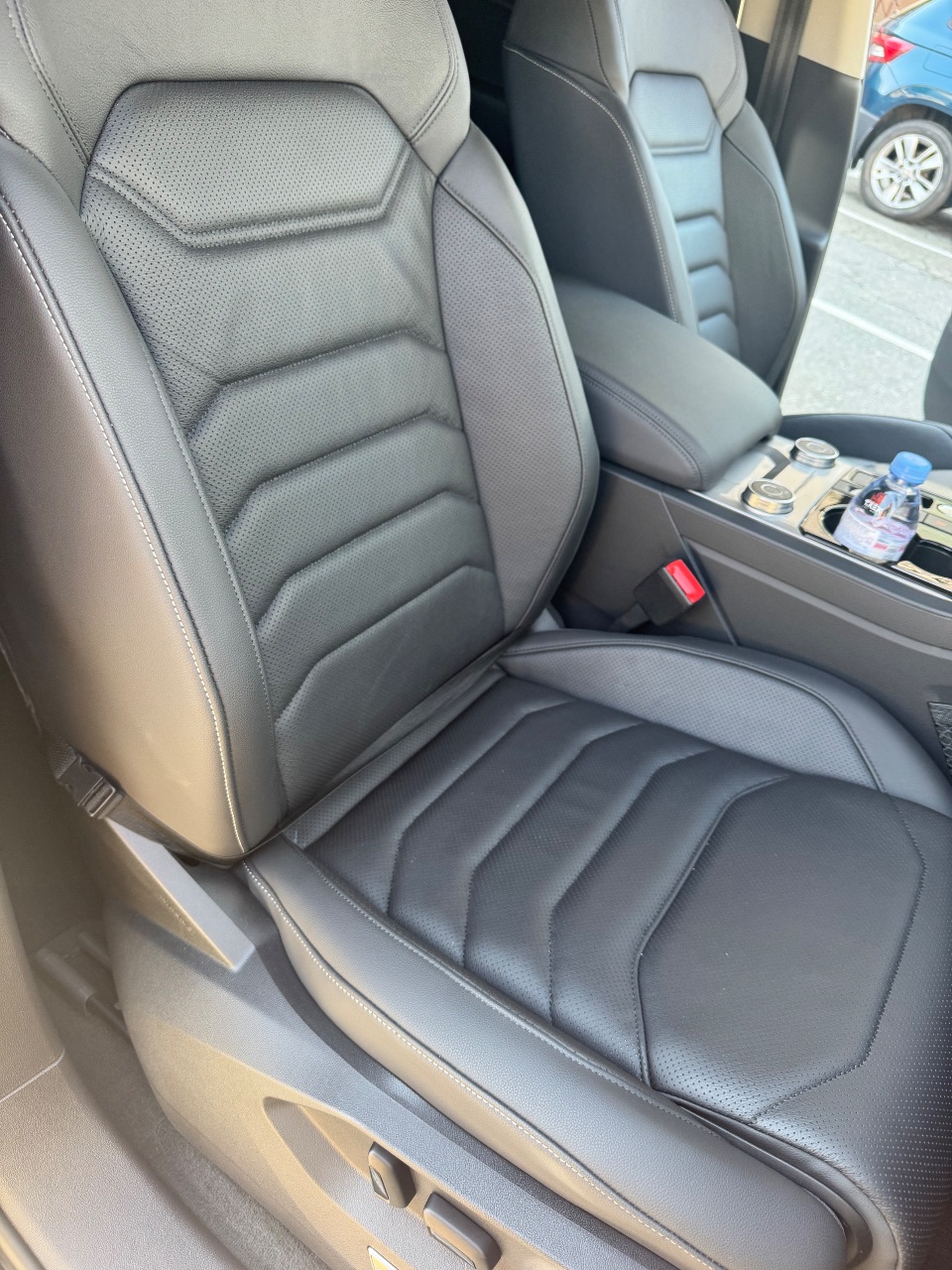 Volkswagen Touareg - фото 18