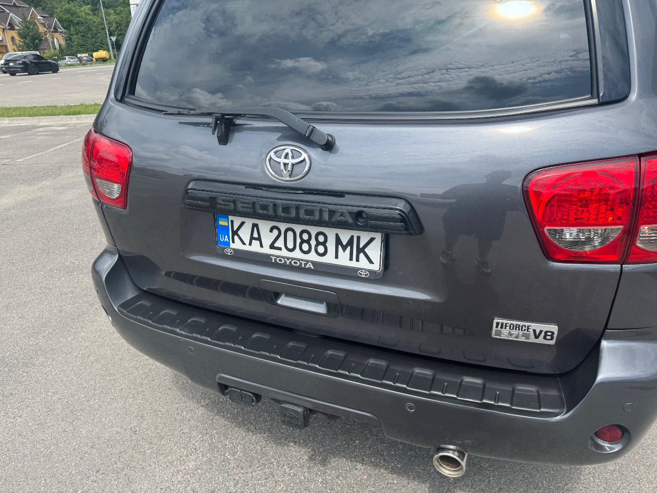 Toyota Sequoia - фото 4