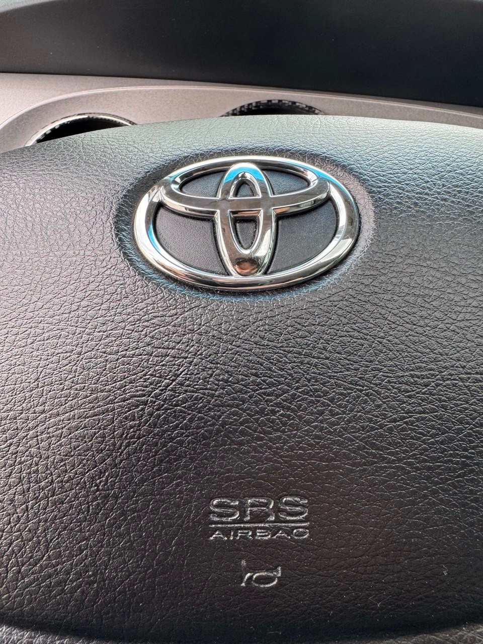 Toyota Sequoia - фото 13