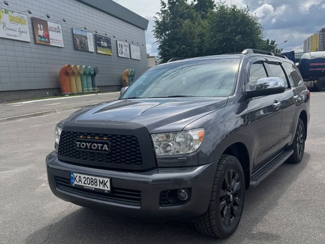 Toyota Sequoia - фото 1