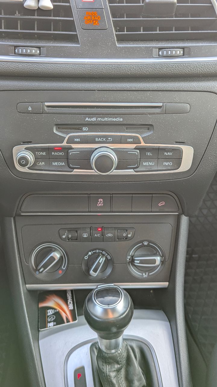 Audi Q3 - фото 16