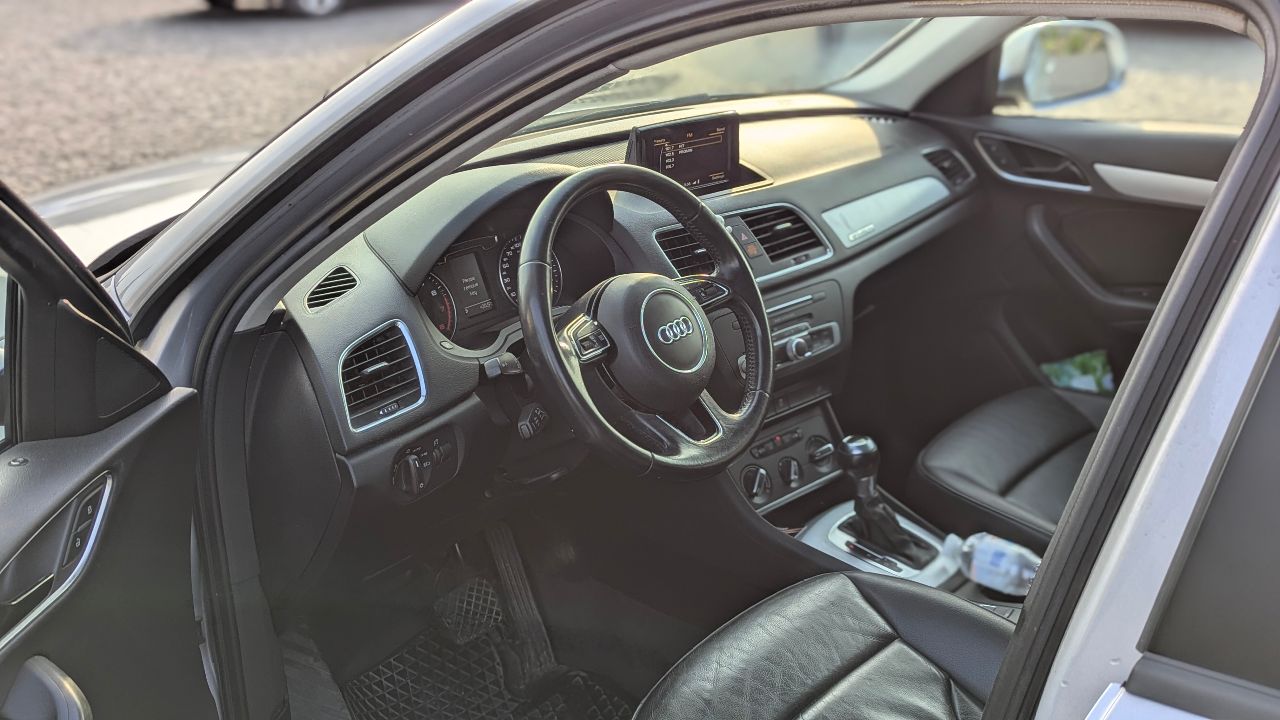 Audi Q3 - фото 8