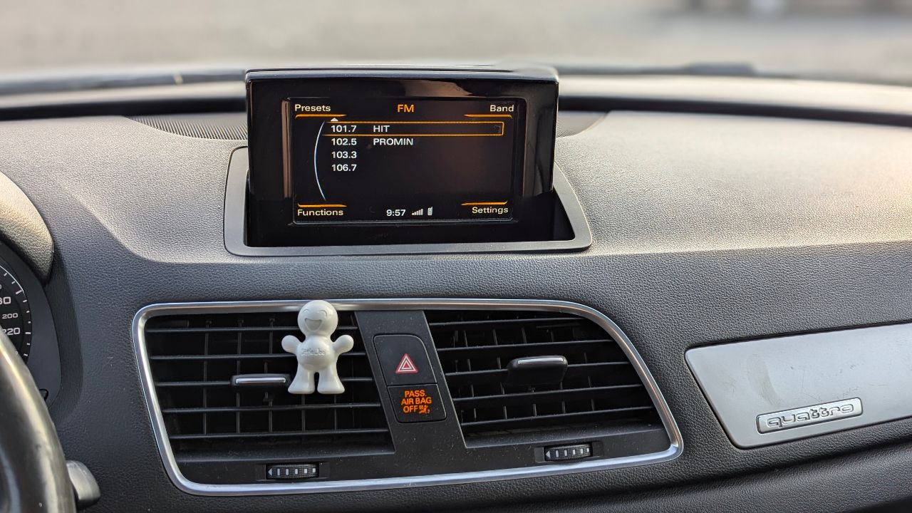 Audi Q3 - фото 15