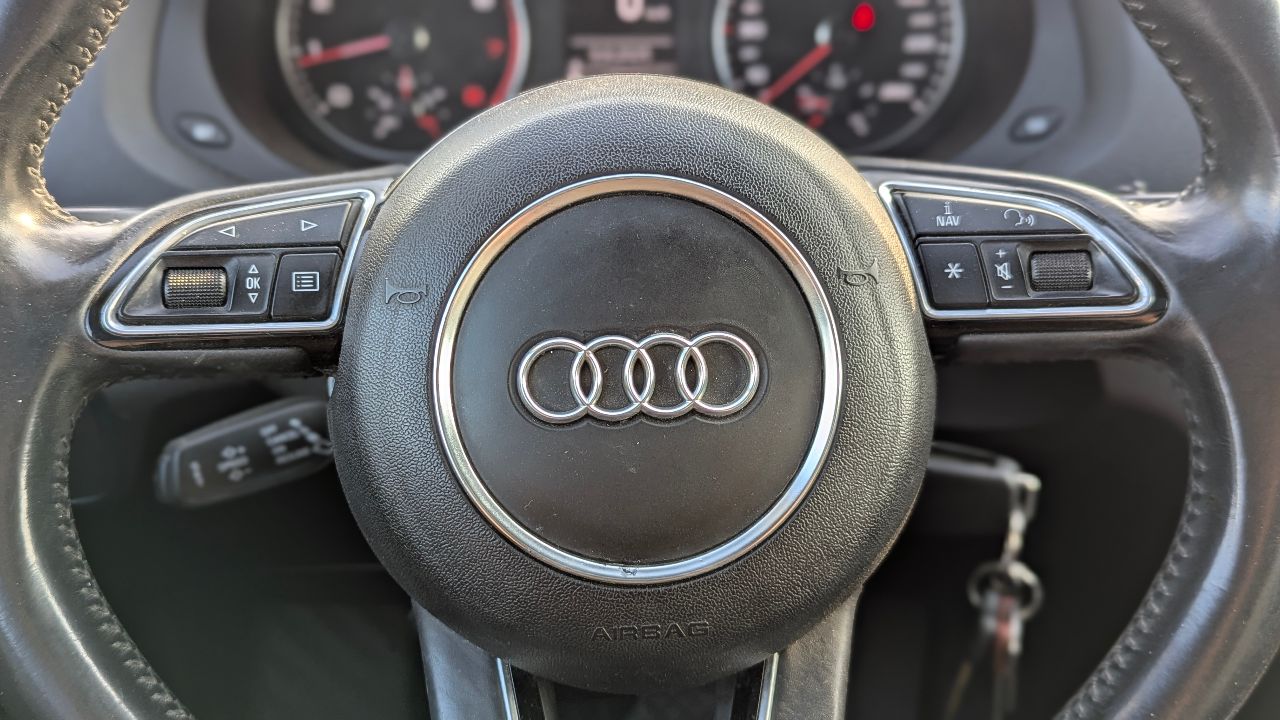 Audi Q3 - фото 18