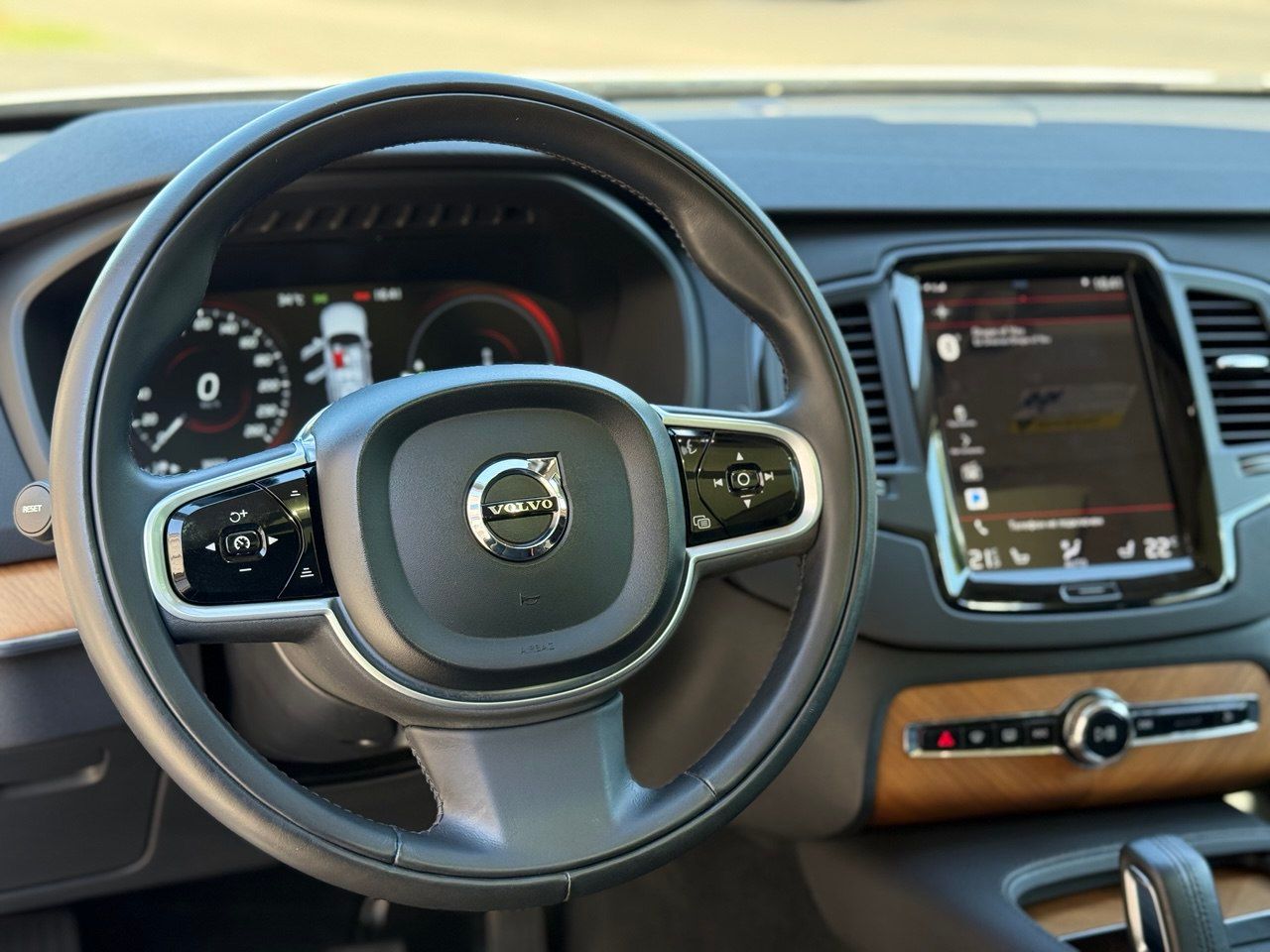 Volvo XC90 - фото 15