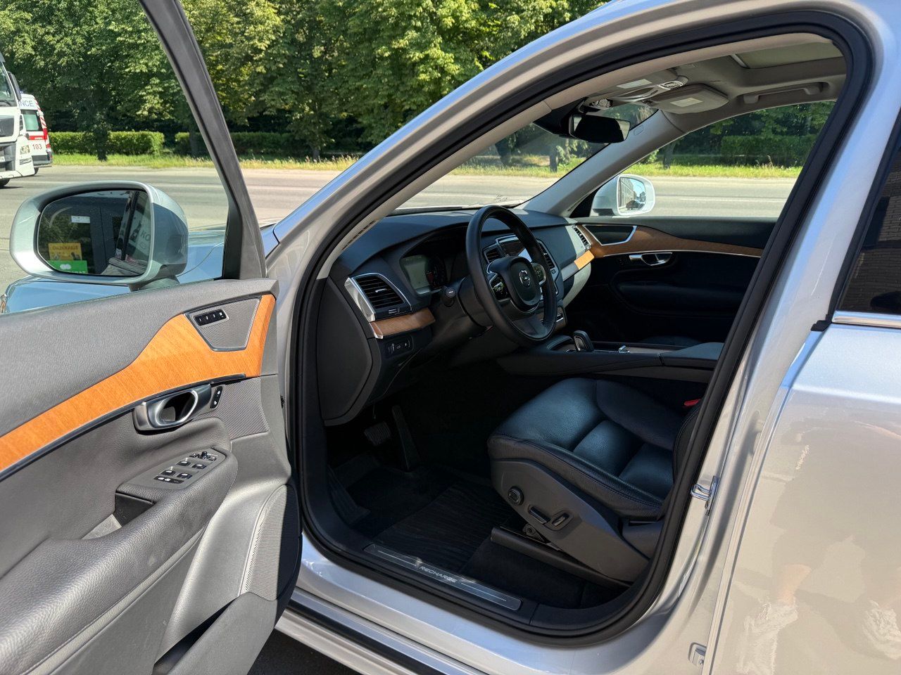 Volvo XC90 - фото 16