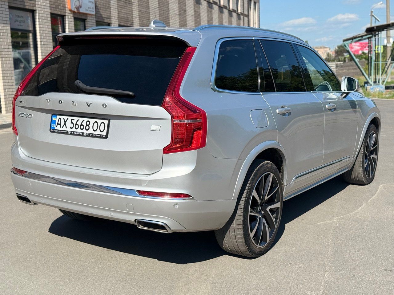 Volvo XC90 - фото 8