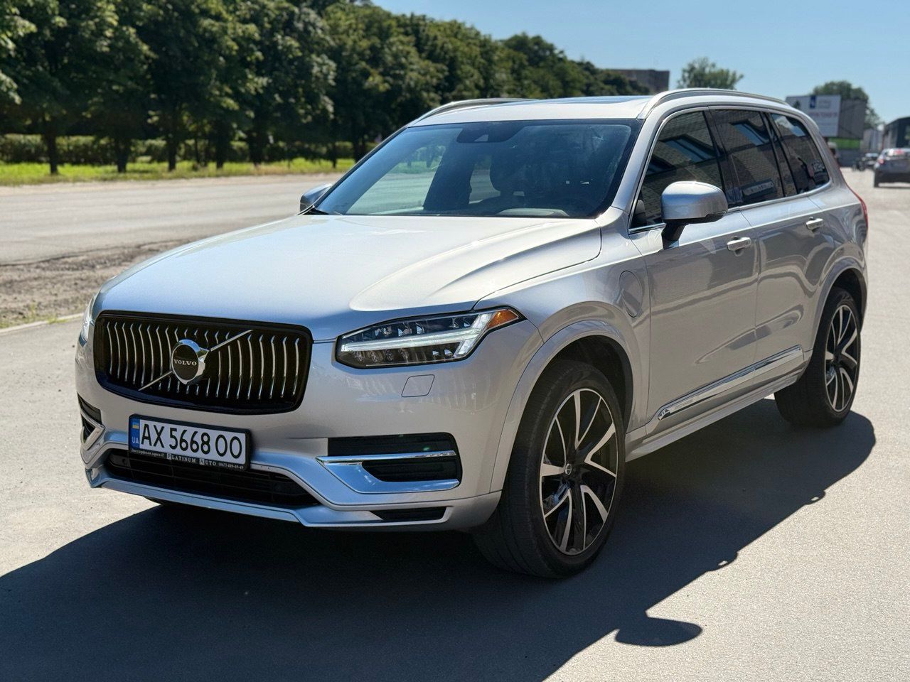 Volvo XC90 - фото 1