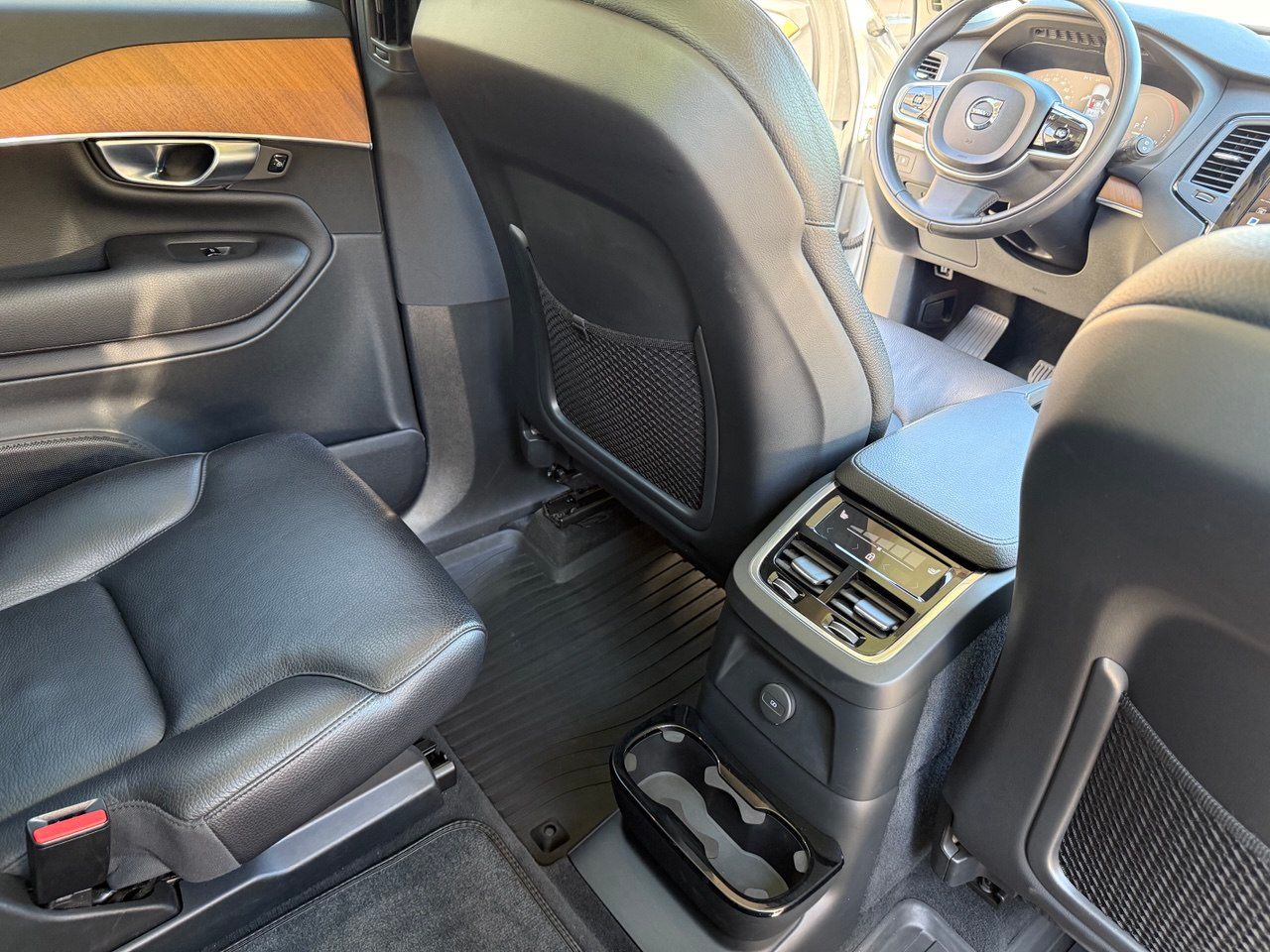 Volvo XC90 - фото 19