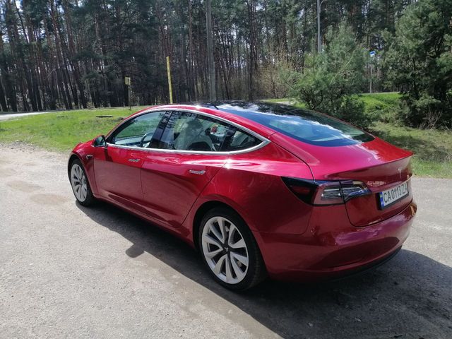 Tesla Model 3 - фото 4